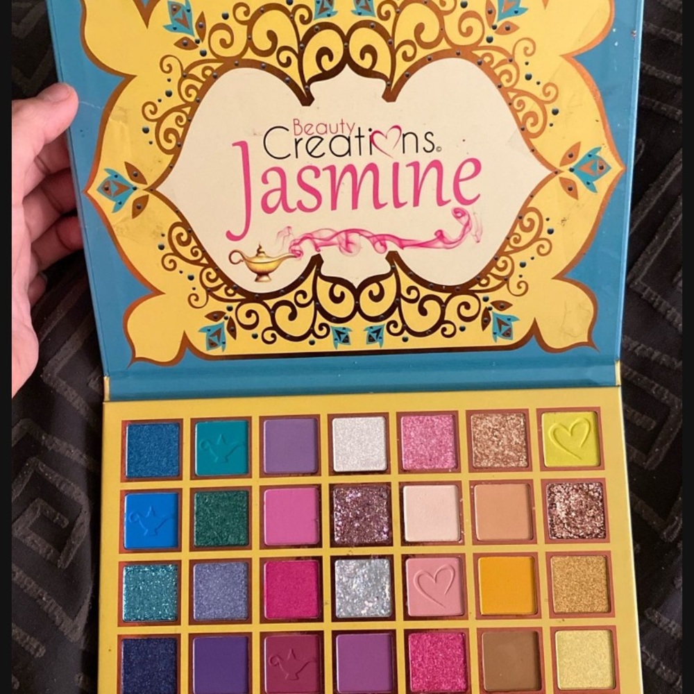 Beauty Creations Jasmine Eyeshadow Palette - Bold and Glittery Shades